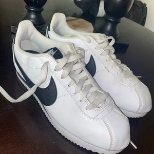 Nike cheer shoes- worn once- NWOT- 8.5